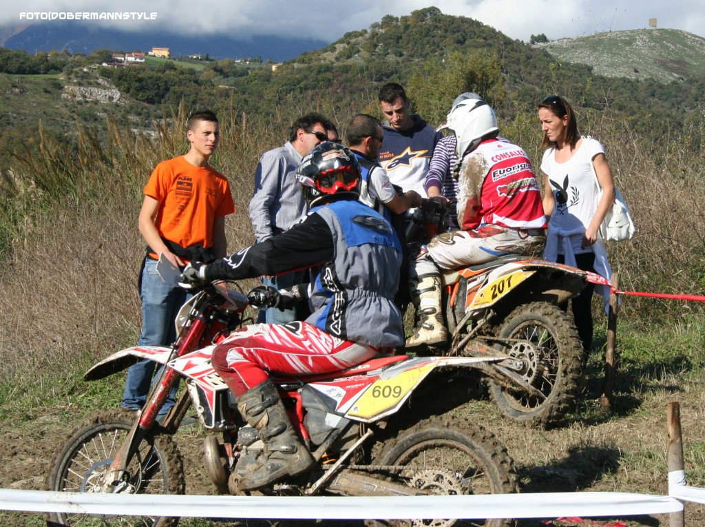 ktm_enduro_di-guida_3